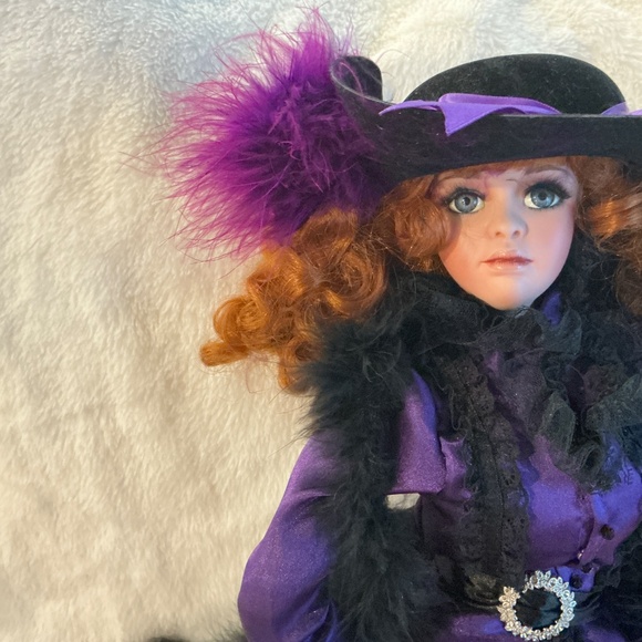 Vintage 2003 Jan McLean Exclusively Yours Porcelain Doll “Pearl” French Floozie - Picture 2 of 6